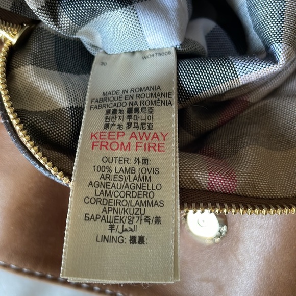 Burberry bucket bag EUC - Picture 12 of 15